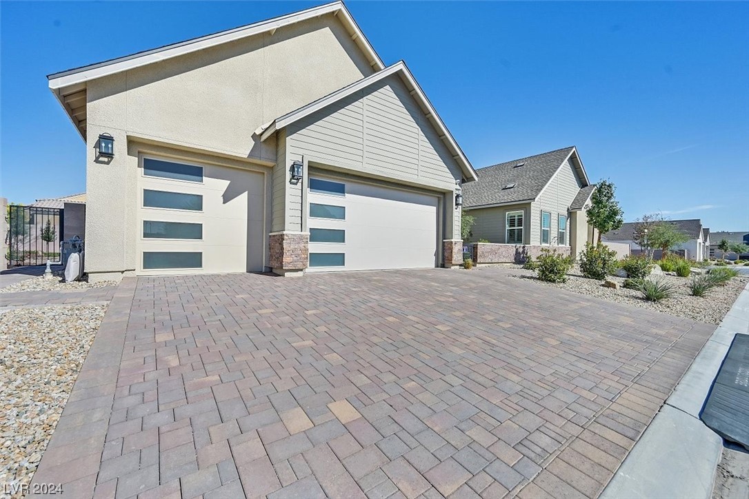 6196 Desert Flora Avenue