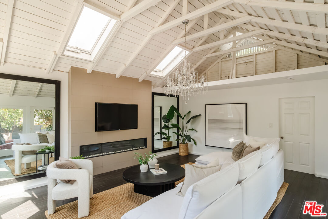 5312 Sierra Villa Dr