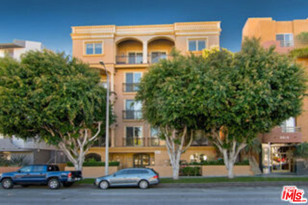8612 Burton Way Unit: 403