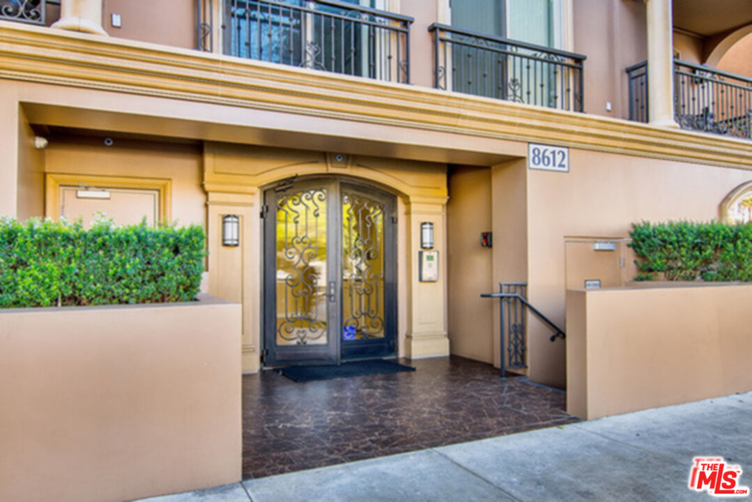 8612 Burton Way Unit: 403