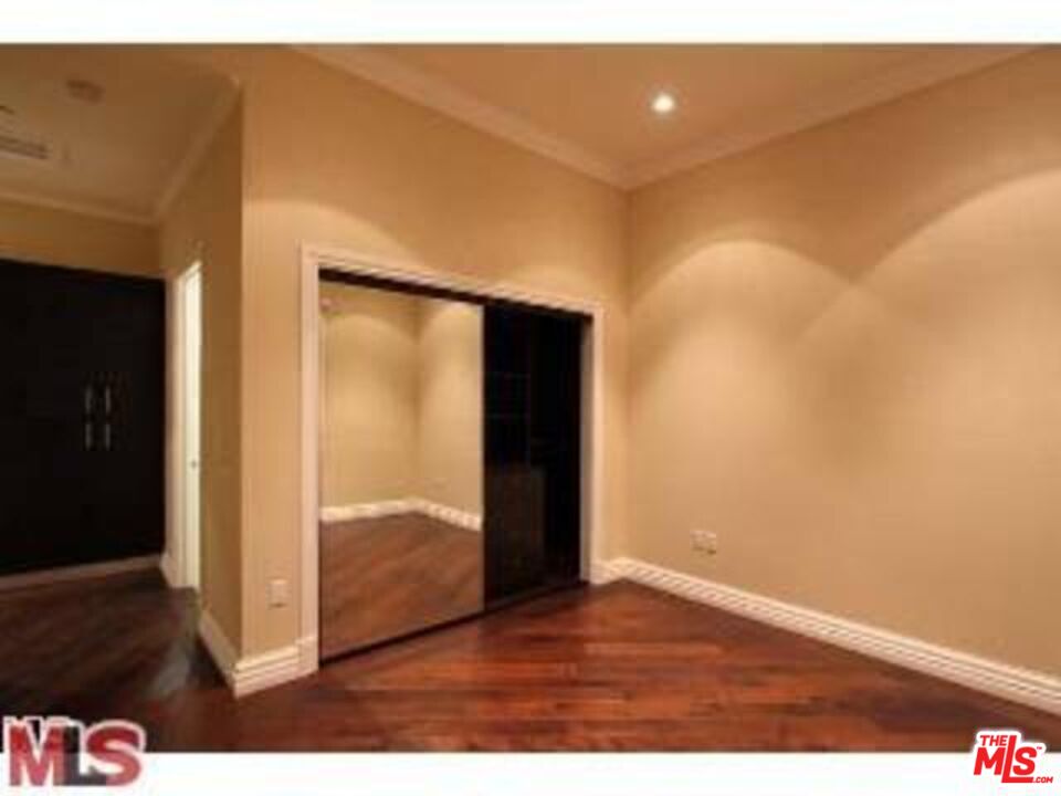 8612 Burton Way Unit: 403