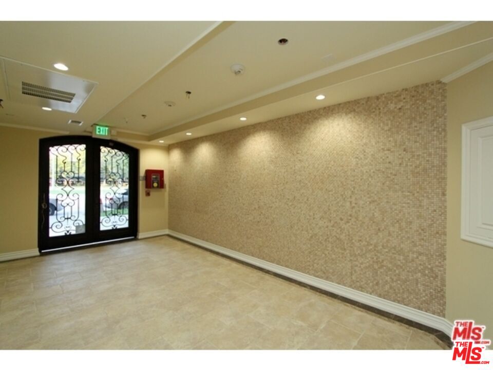 8612 Burton Way Unit: 403
