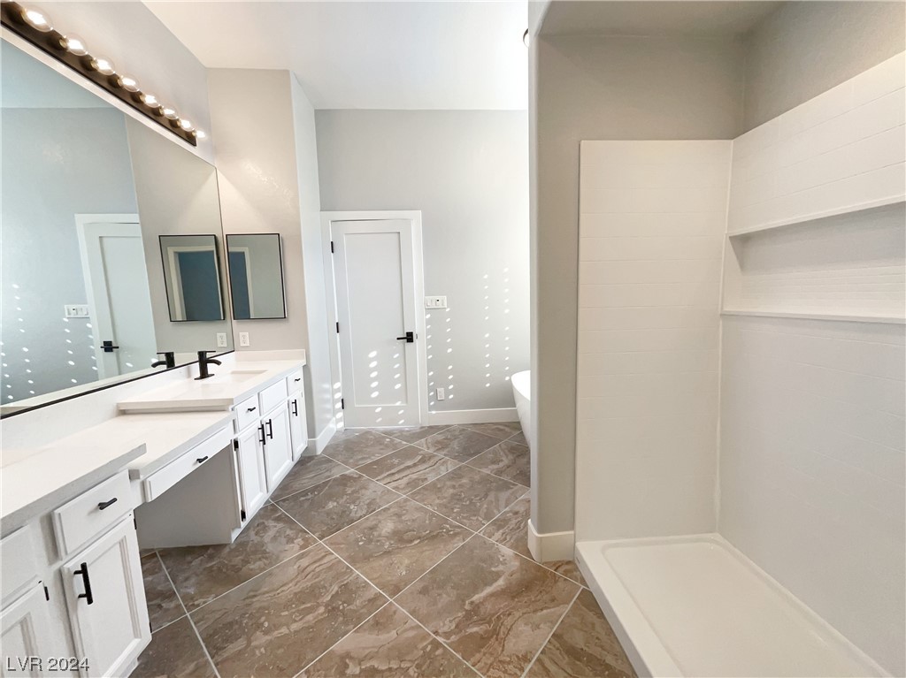 7423 Alice Springs Circle