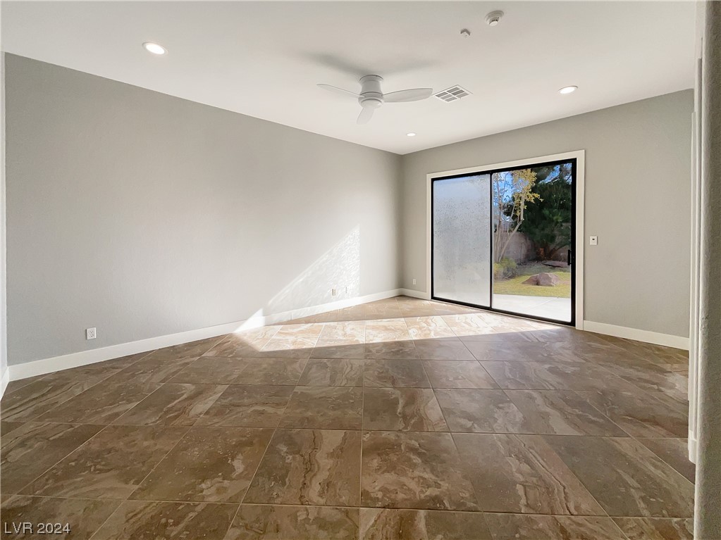 7423 Alice Springs Circle