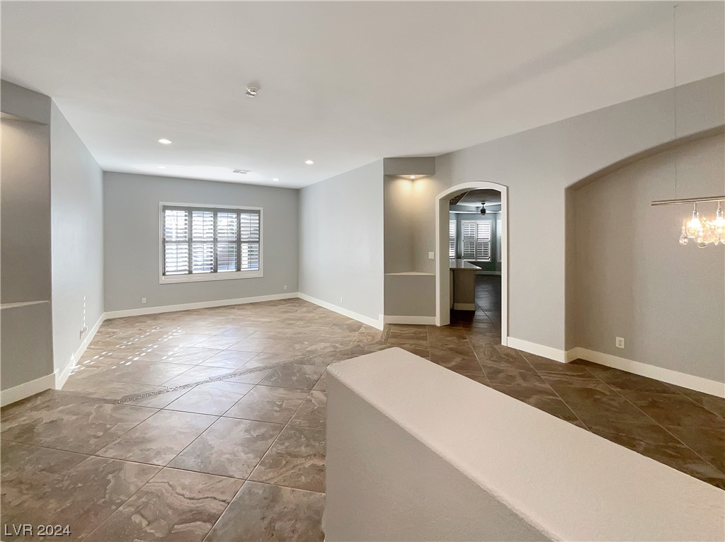 7423 Alice Springs Circle