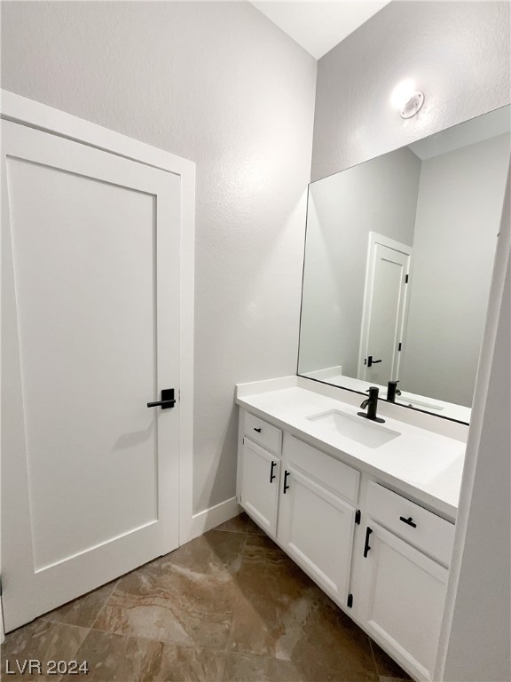 7423 Alice Springs Circle