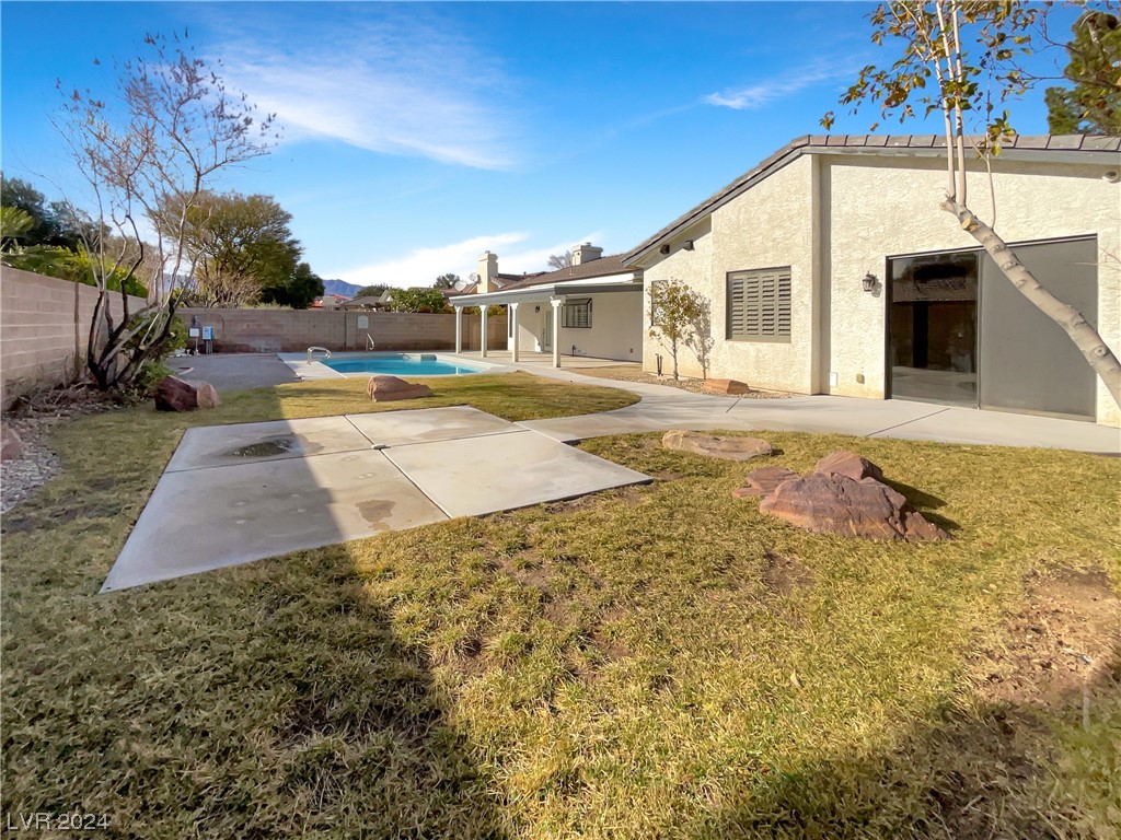 7423 Alice Springs Circle