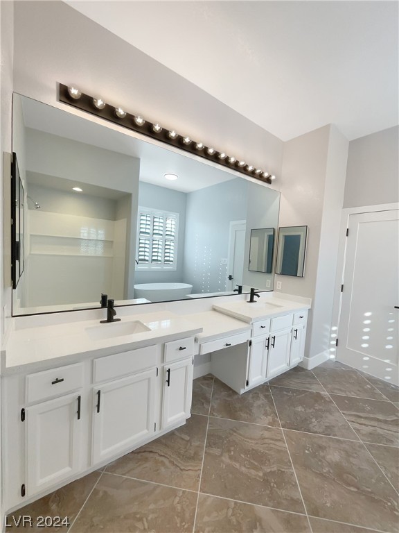 7423 Alice Springs Circle
