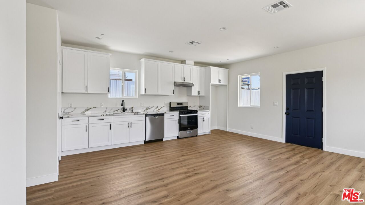 244 W 82nd St