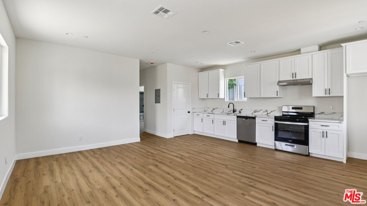 244 W 82nd St