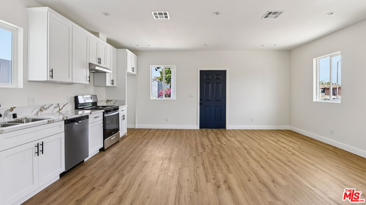 244 W 82nd St