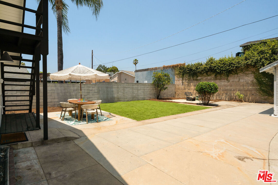 385 E Montana St