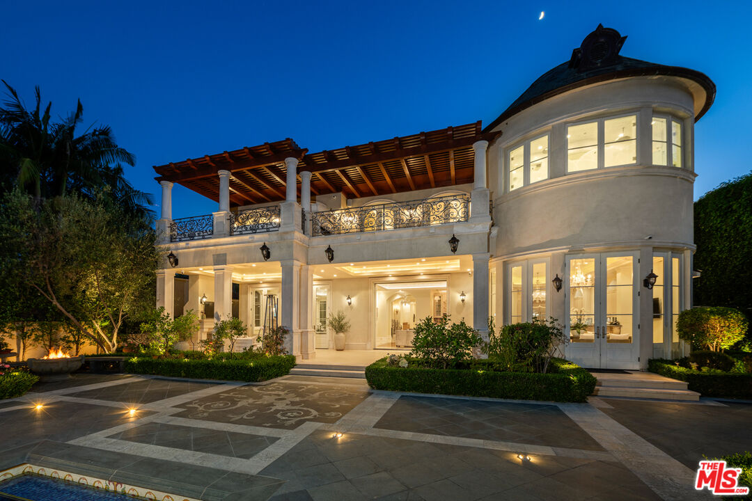 718 N Rodeo Dr