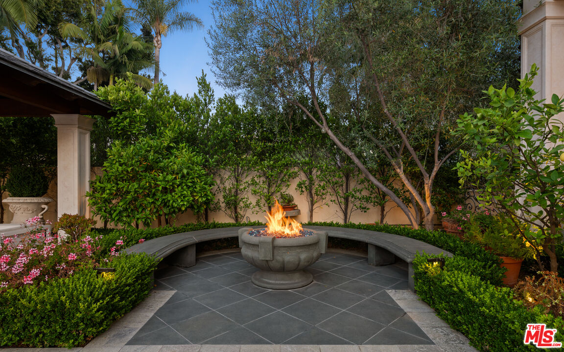 718 N Rodeo Dr