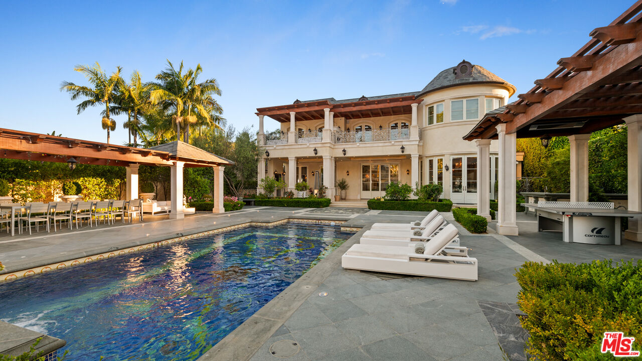 718 N Rodeo Dr