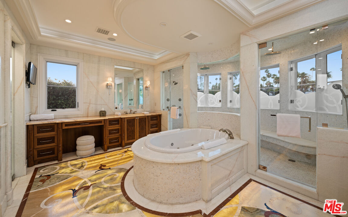 718 N Rodeo Dr