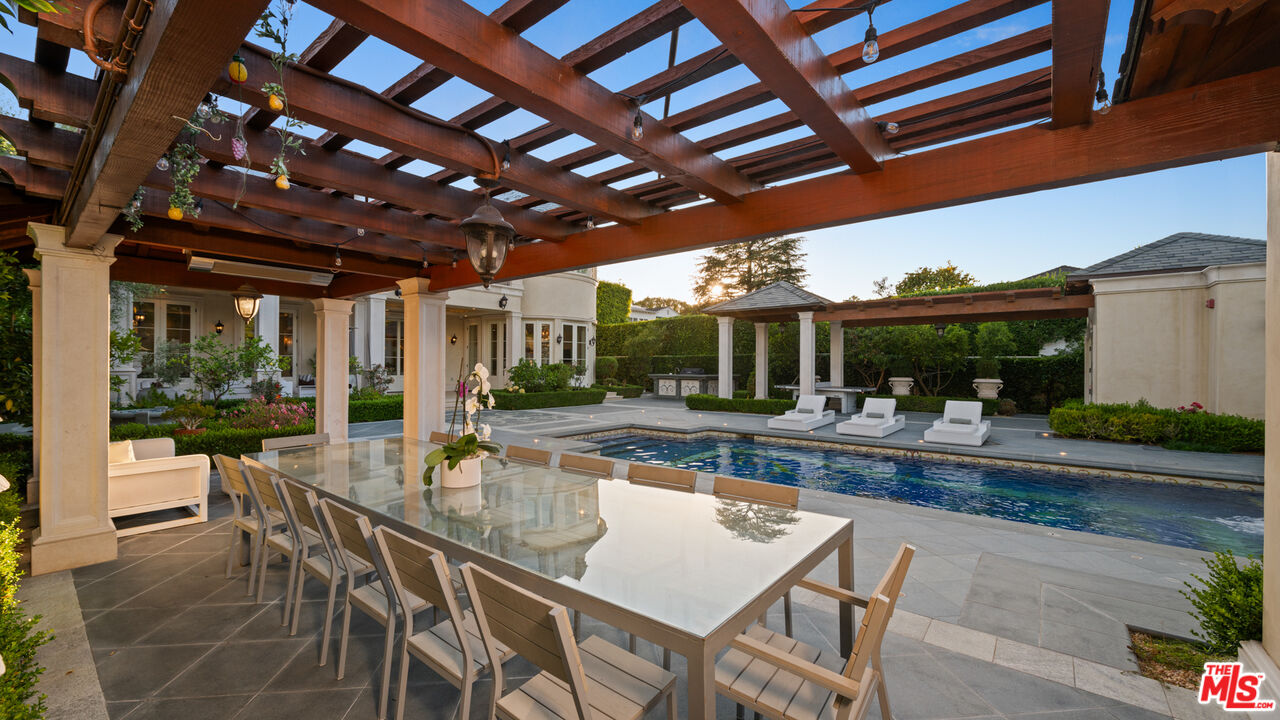 718 N Rodeo Dr