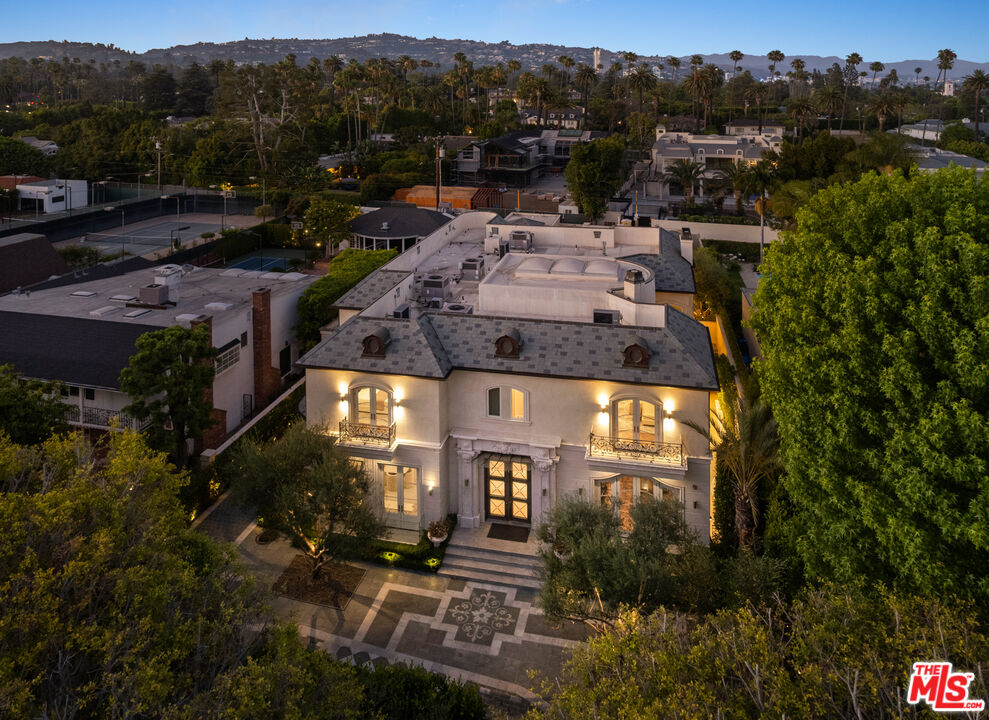 718 N Rodeo Dr