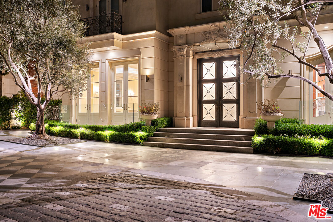 718 N Rodeo Dr