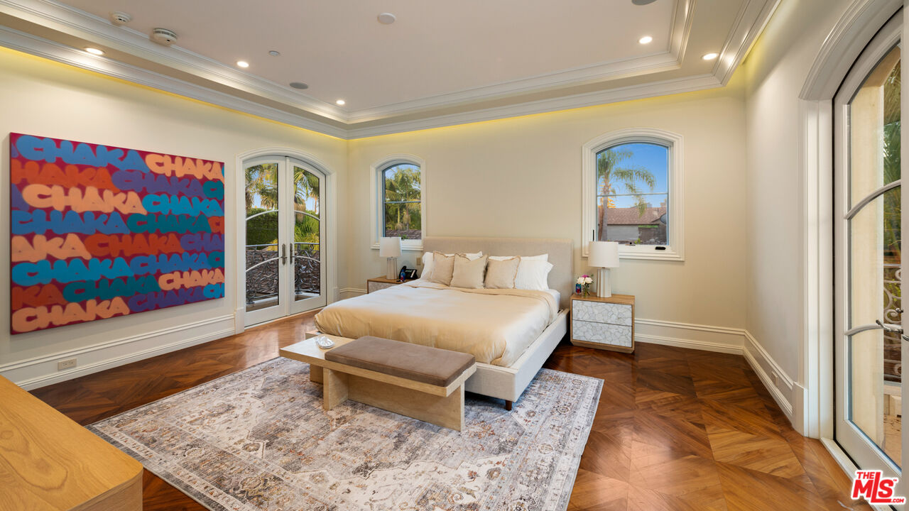 718 N Rodeo Dr