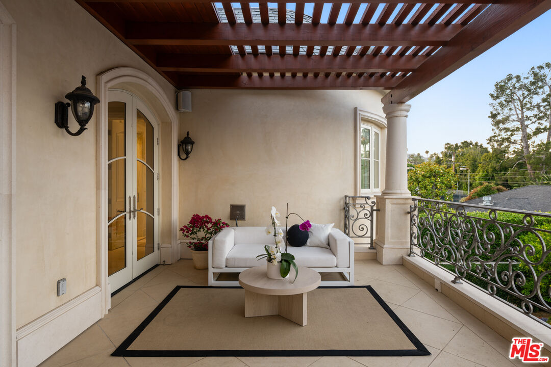 718 N Rodeo Dr