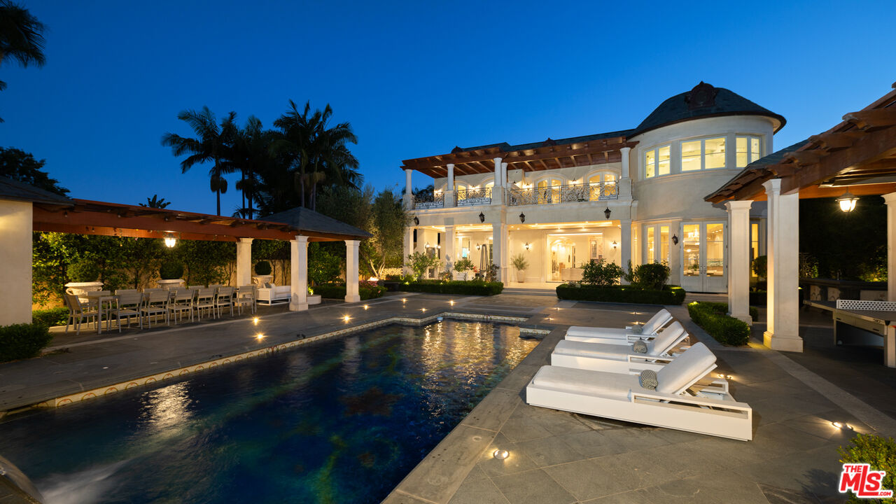 718 N Rodeo Dr