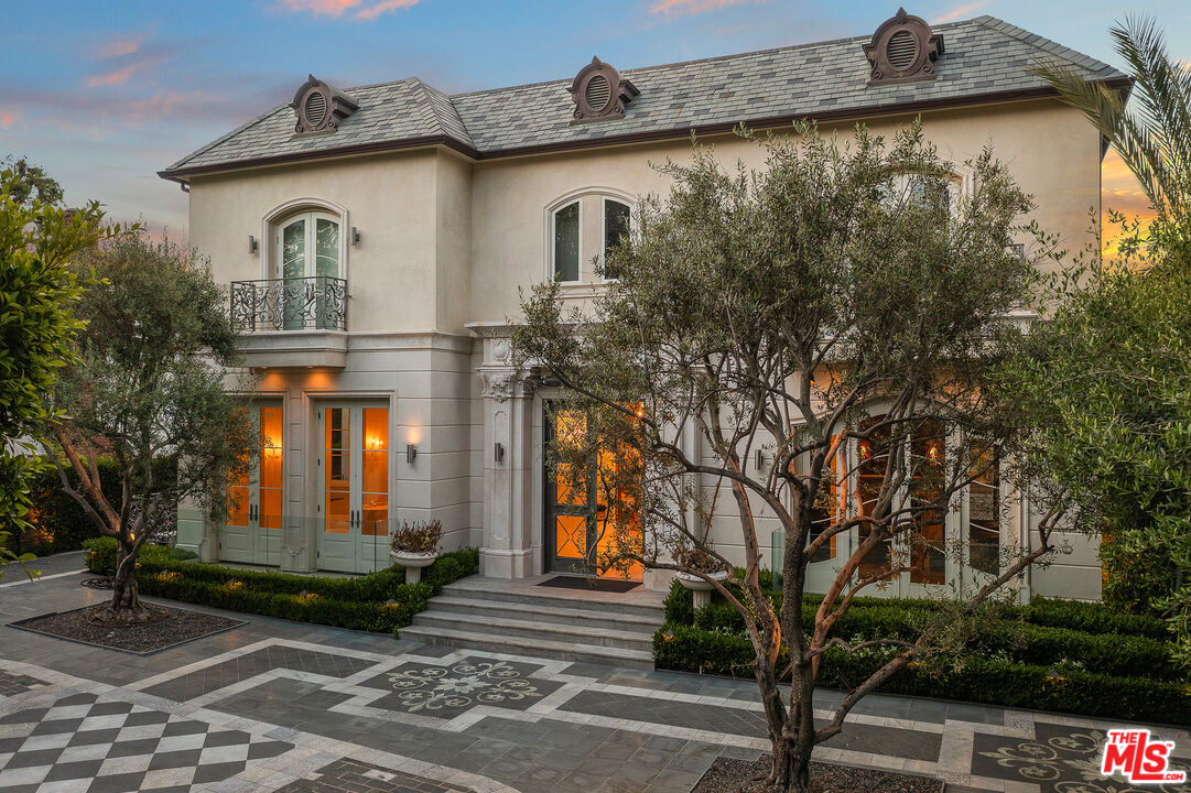 718 N Rodeo Dr