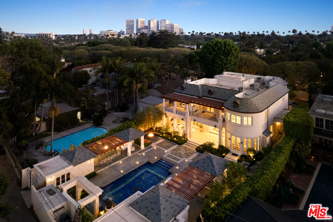 718 N Rodeo Dr