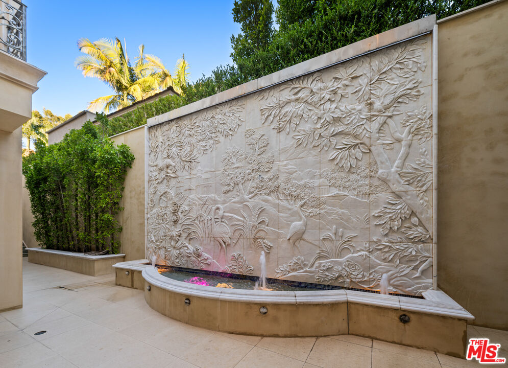 718 N Rodeo Dr