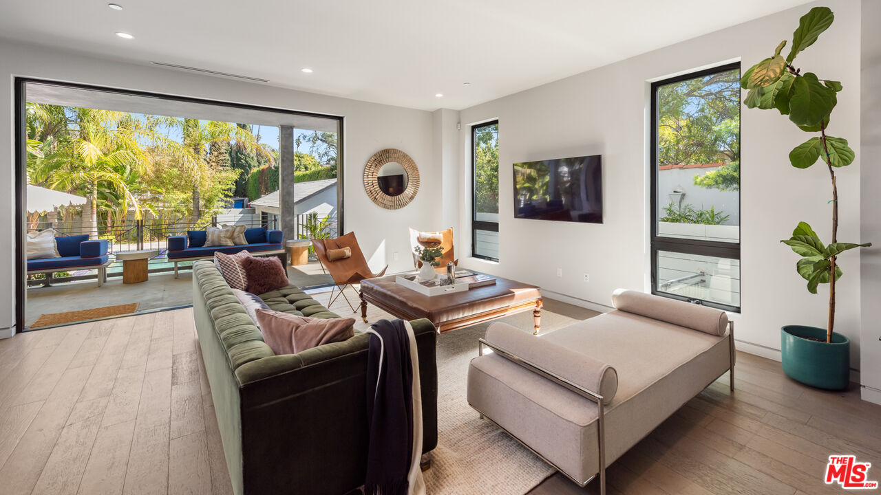 1724 N Sierra Bonita Ave