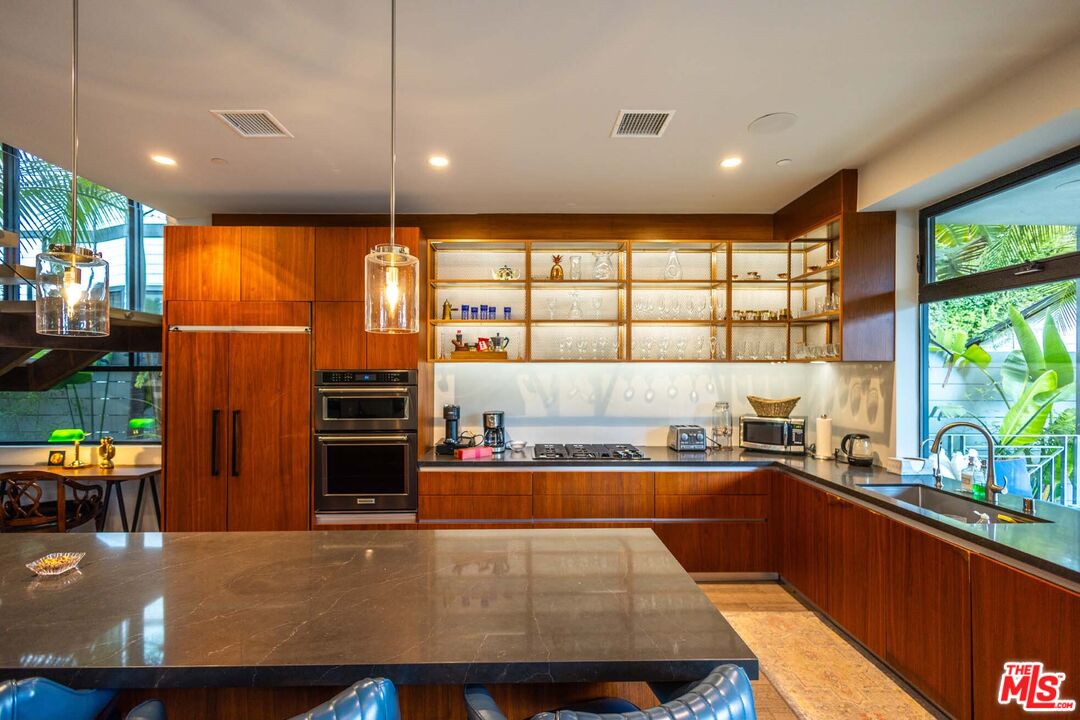 1724 N Sierra Bonita Ave