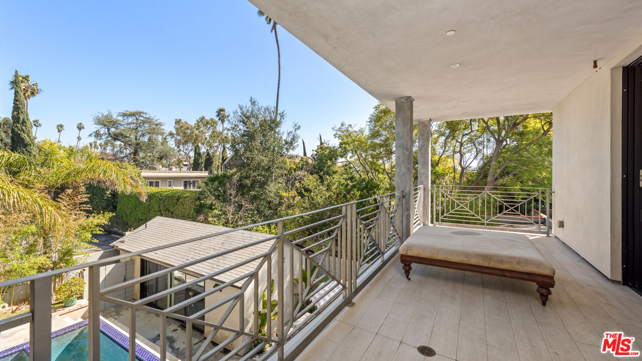 1724 N Sierra Bonita Ave