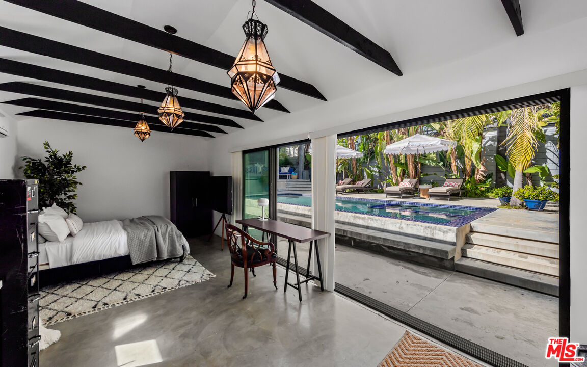1724 N Sierra Bonita Ave