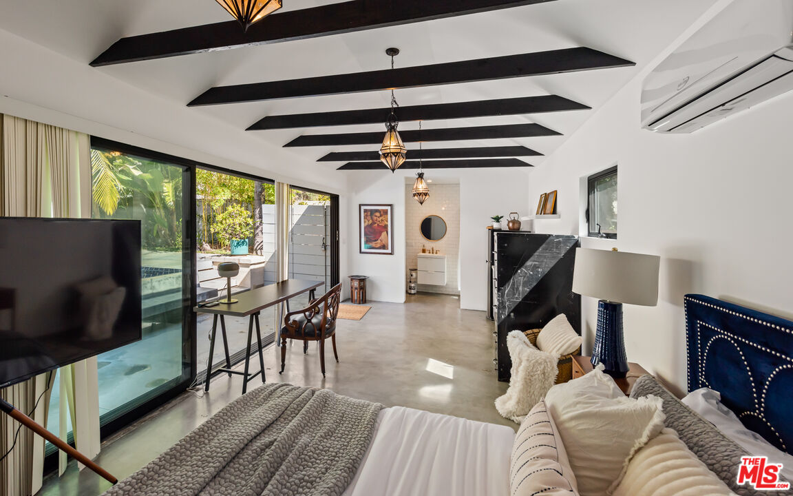1724 N Sierra Bonita Ave