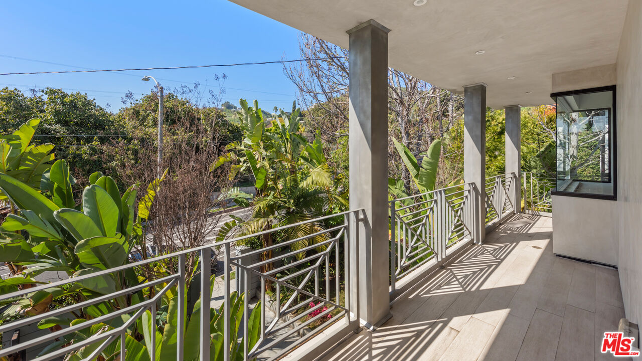 1724 N Sierra Bonita Ave