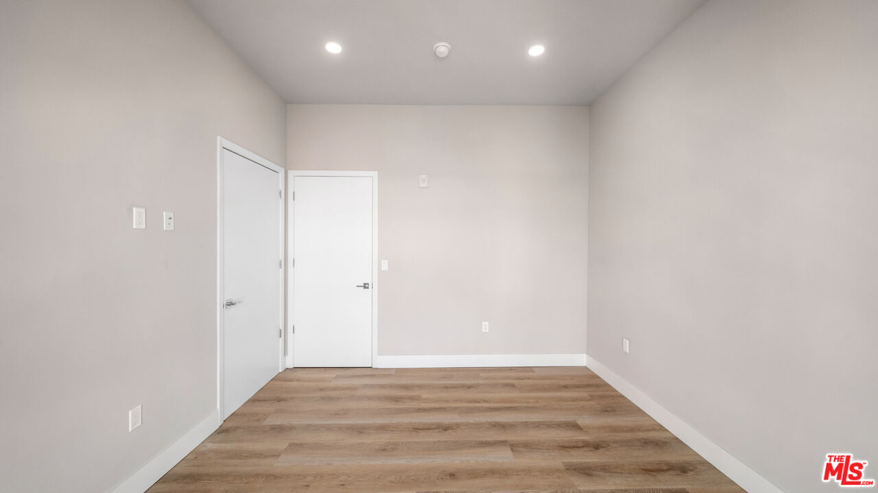 927 Fedora St Unit: 402