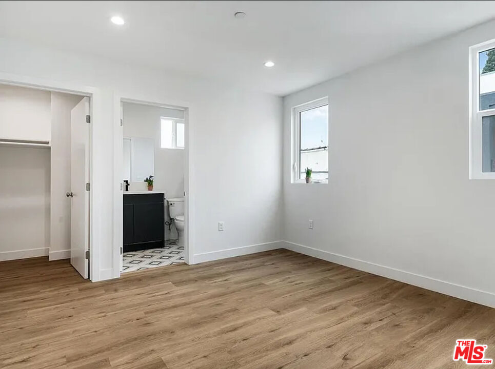 334 N Alexandria