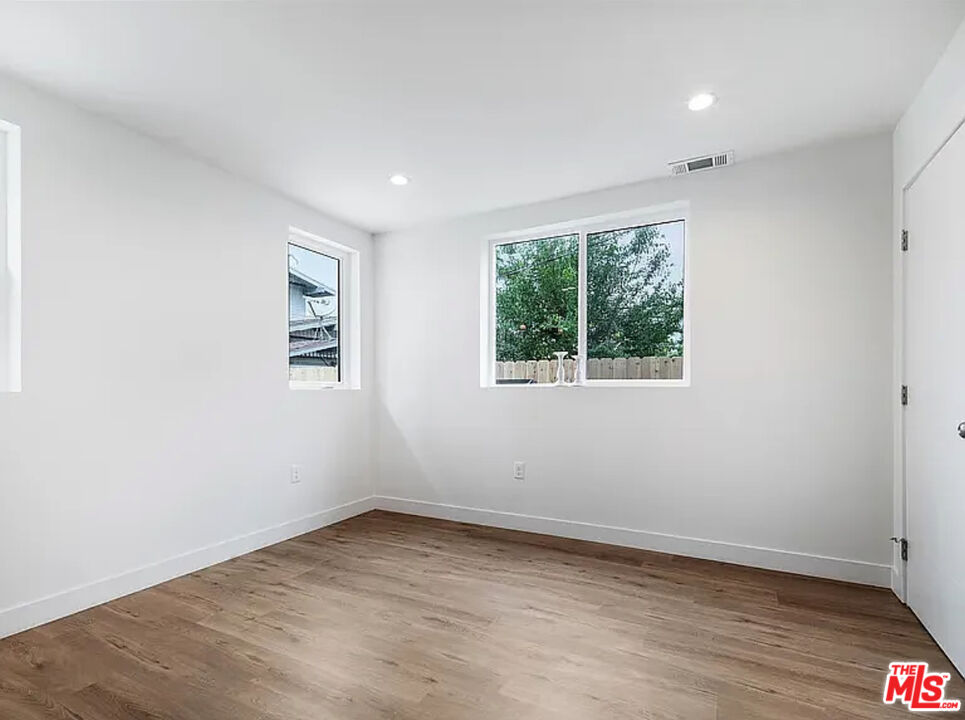 334 N Alexandria