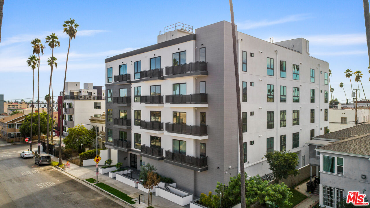 927 Fedora St Unit: 207