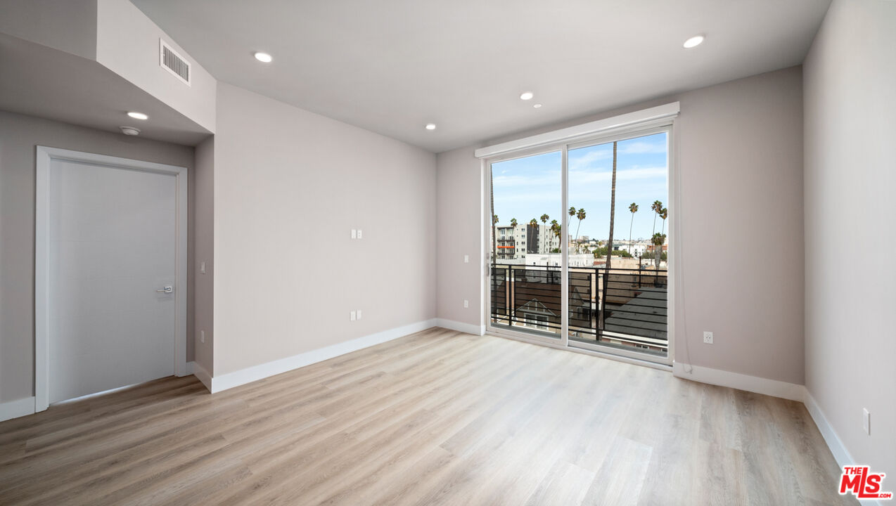927 Fedora St Unit: 308
