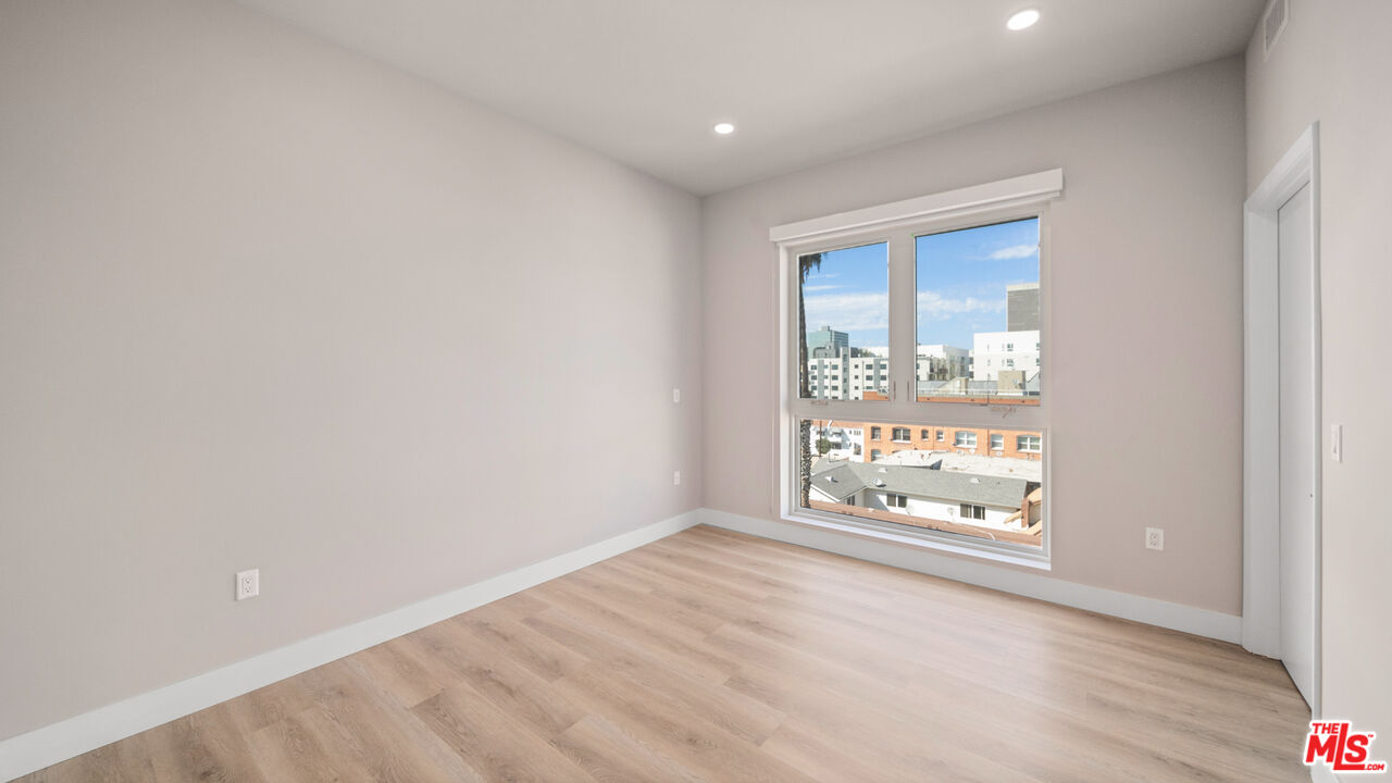 927 Fedora St Unit: 308