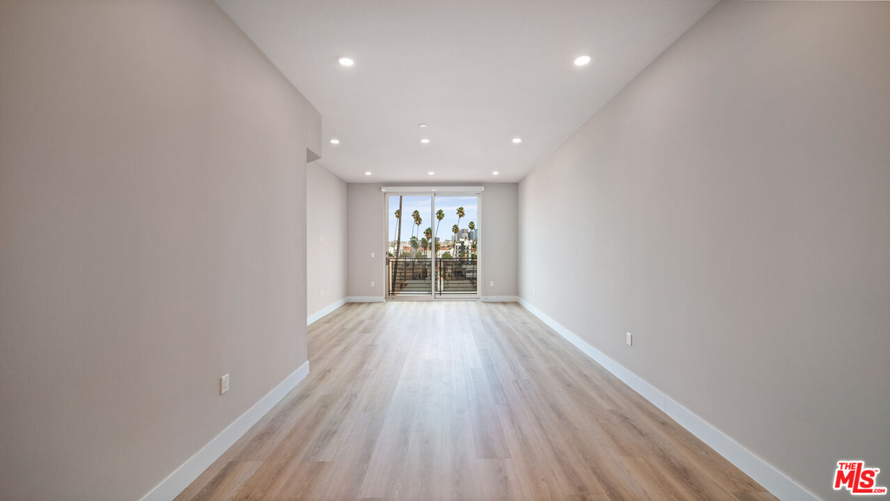 927 Fedora St Unit: 308