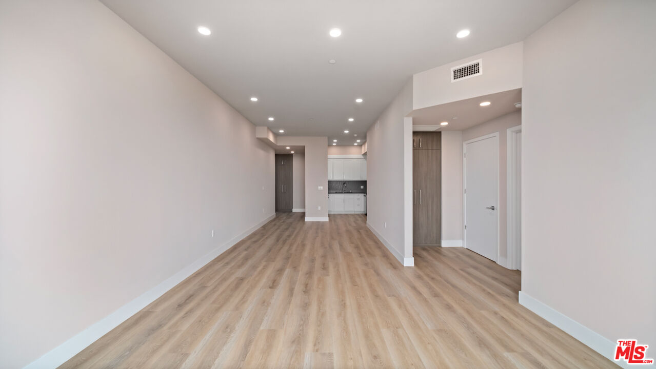 927 Fedora St Unit: 308