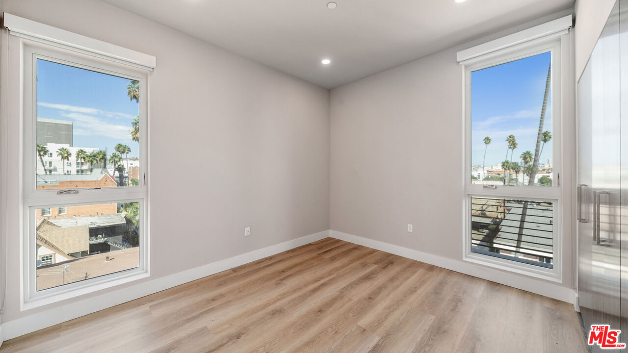 927 Fedora St Unit: 404