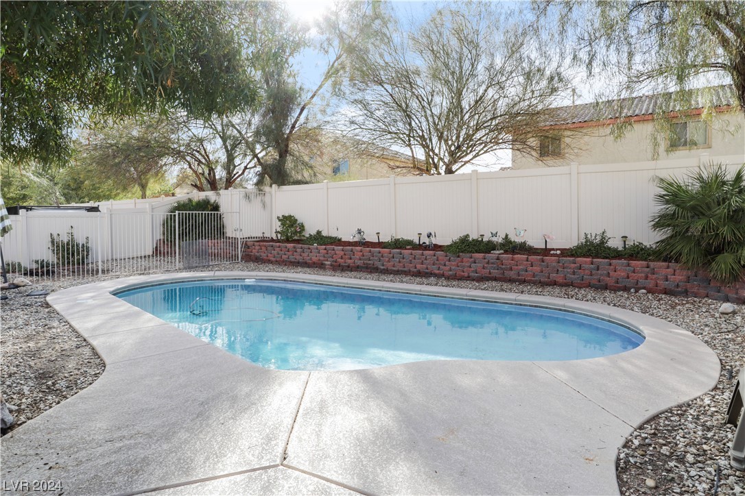 5613 Grandmother Hat Street
