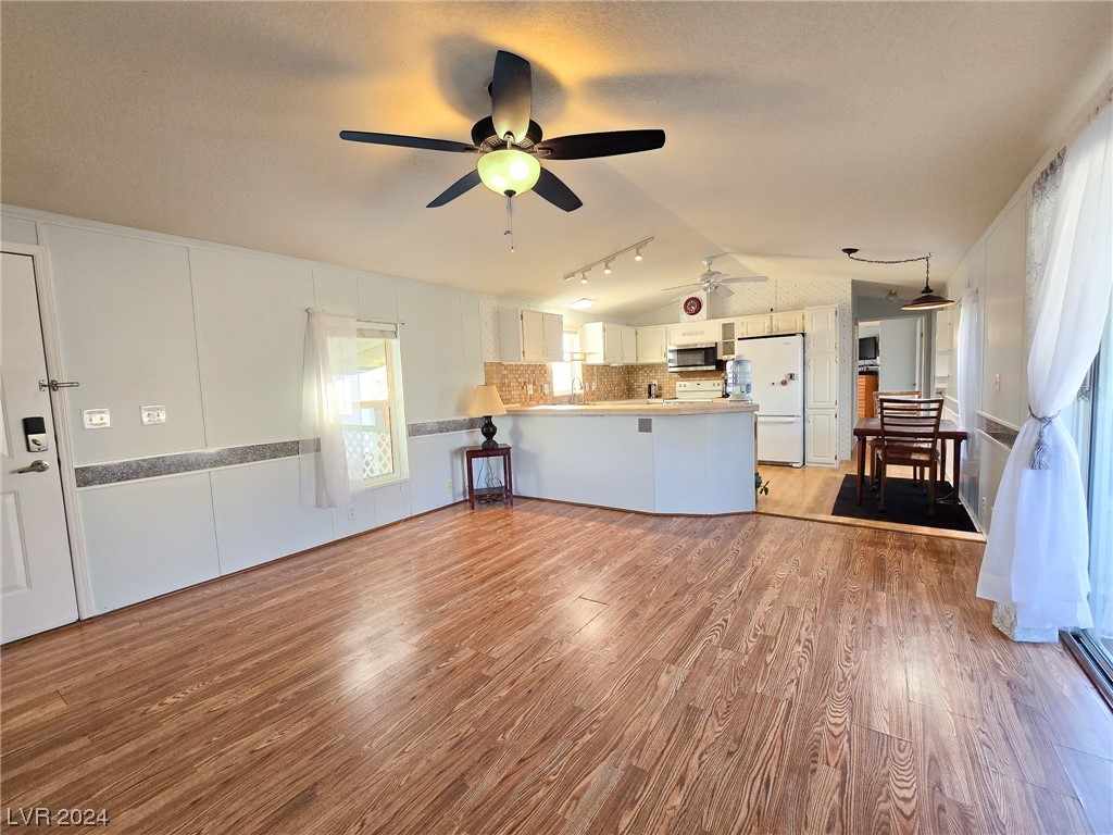 1150 South Comstock Circle