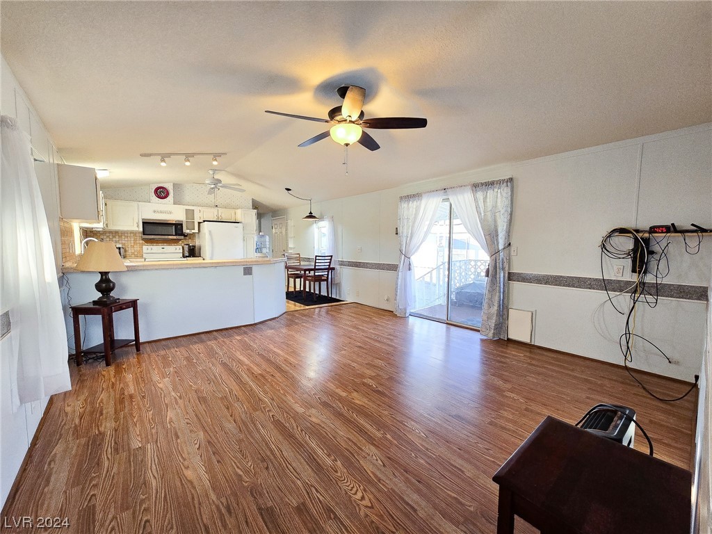 1150 South Comstock Circle
