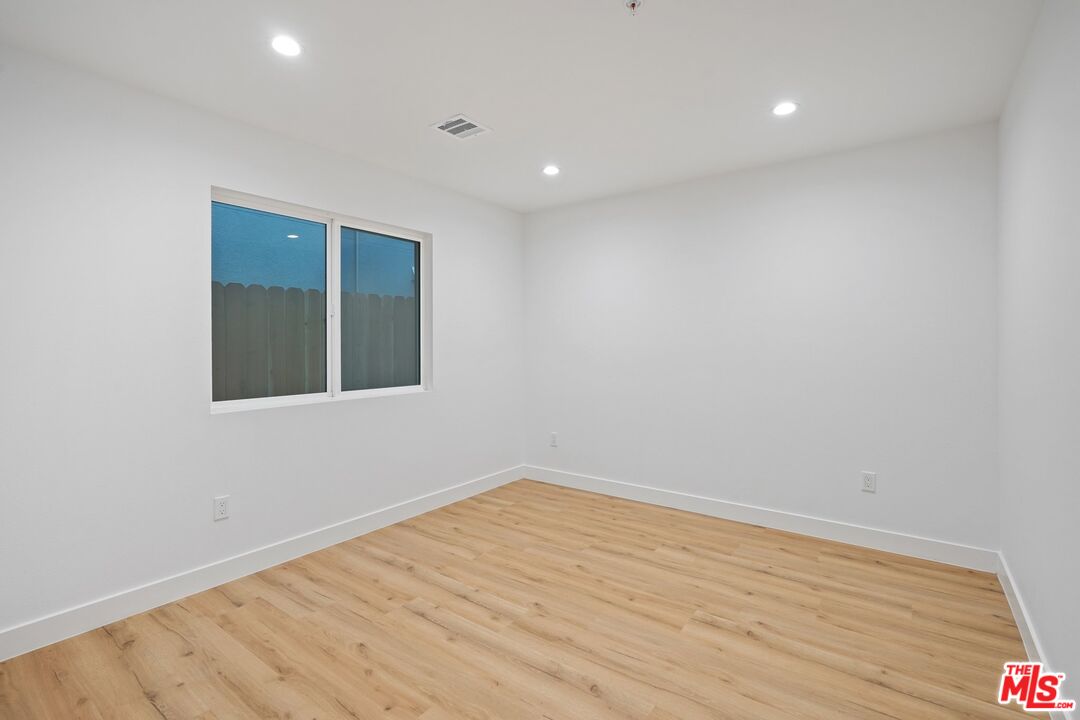 10420 Graham Ave
