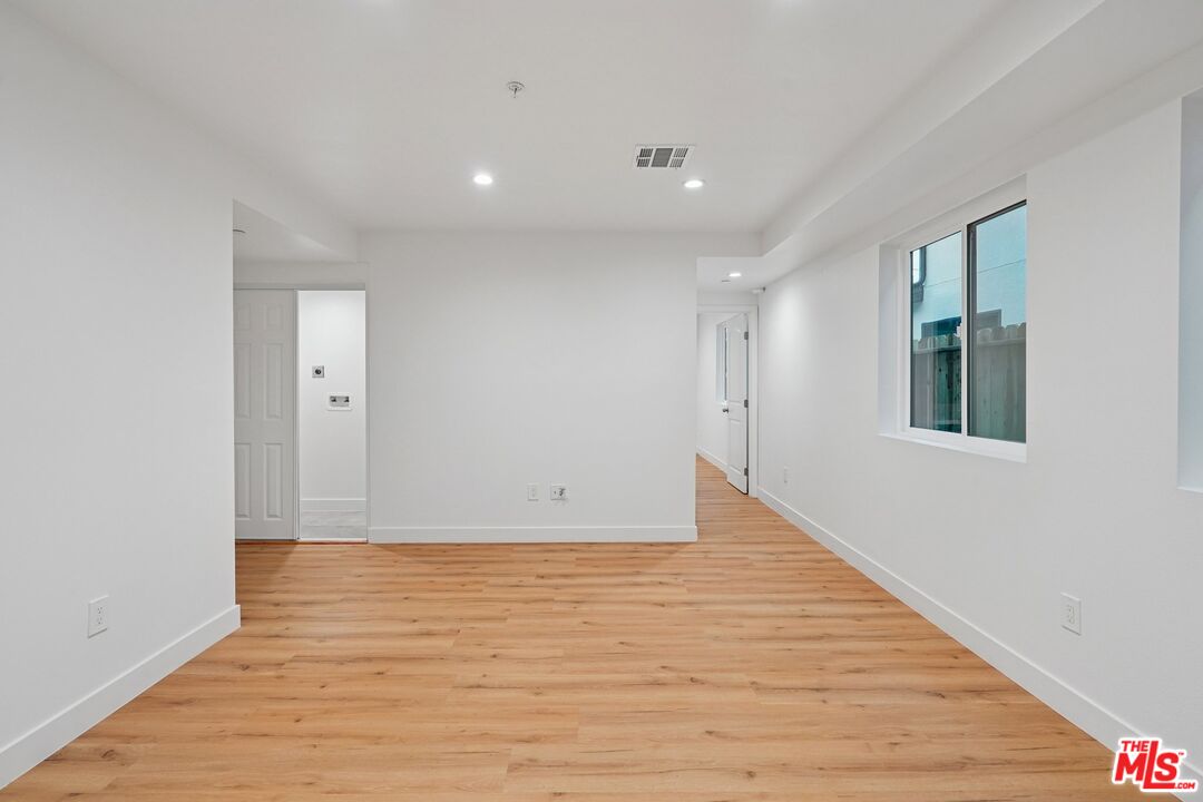 10420 Graham Ave