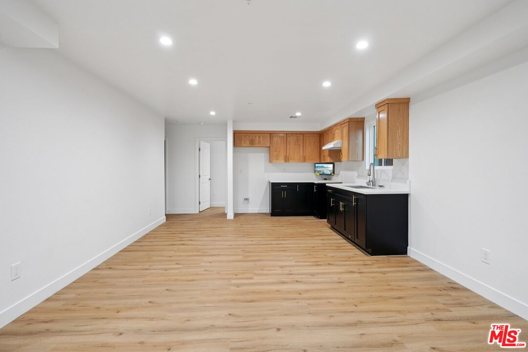10420 Graham Ave